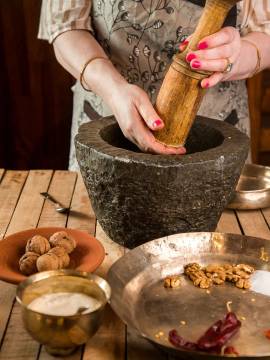 Kanz & Muhul mortar and pestle