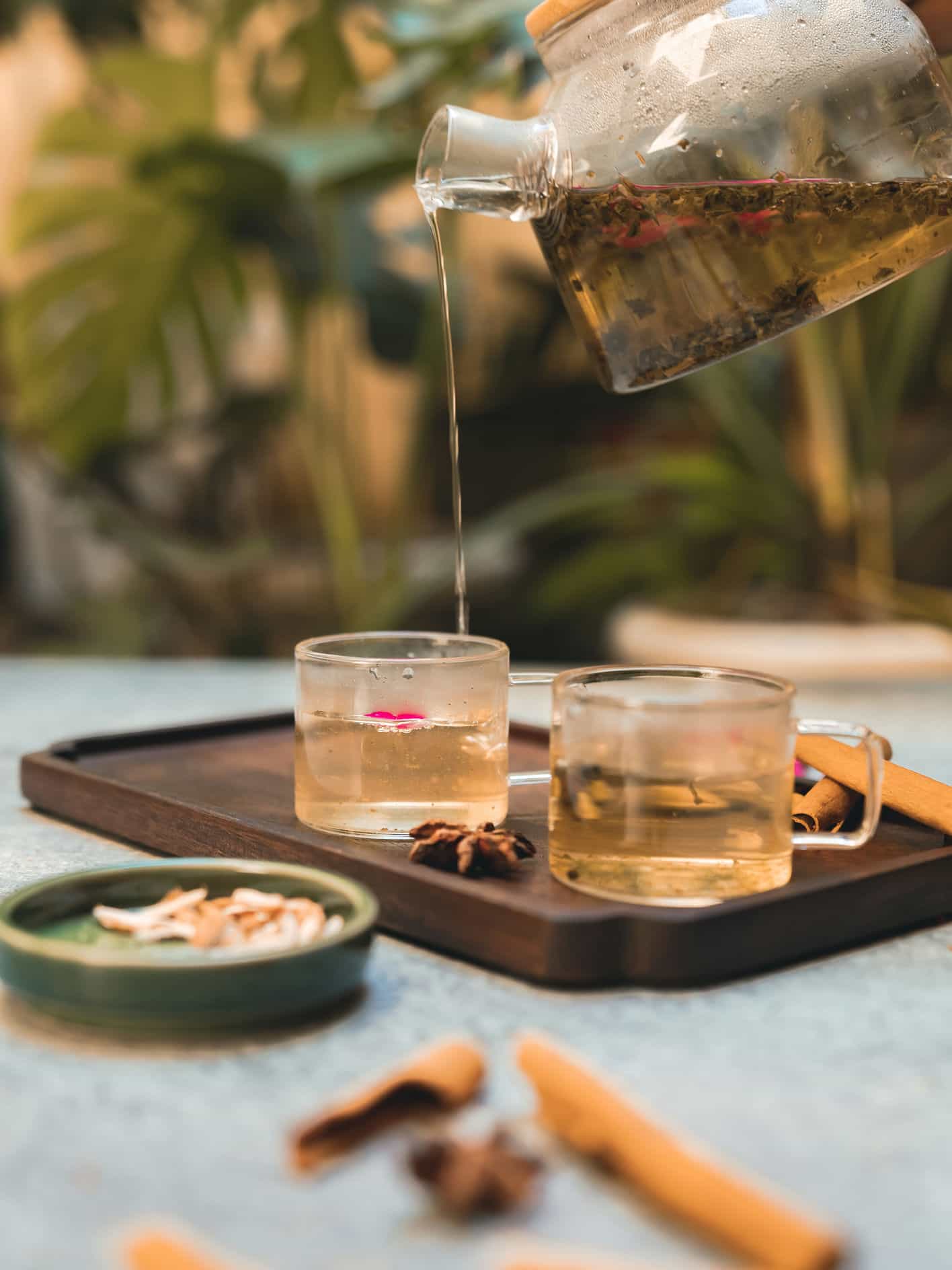 Tea Leaves & Blends