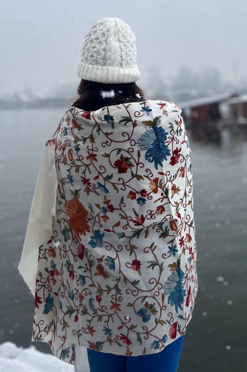 K&M White Aari Stole